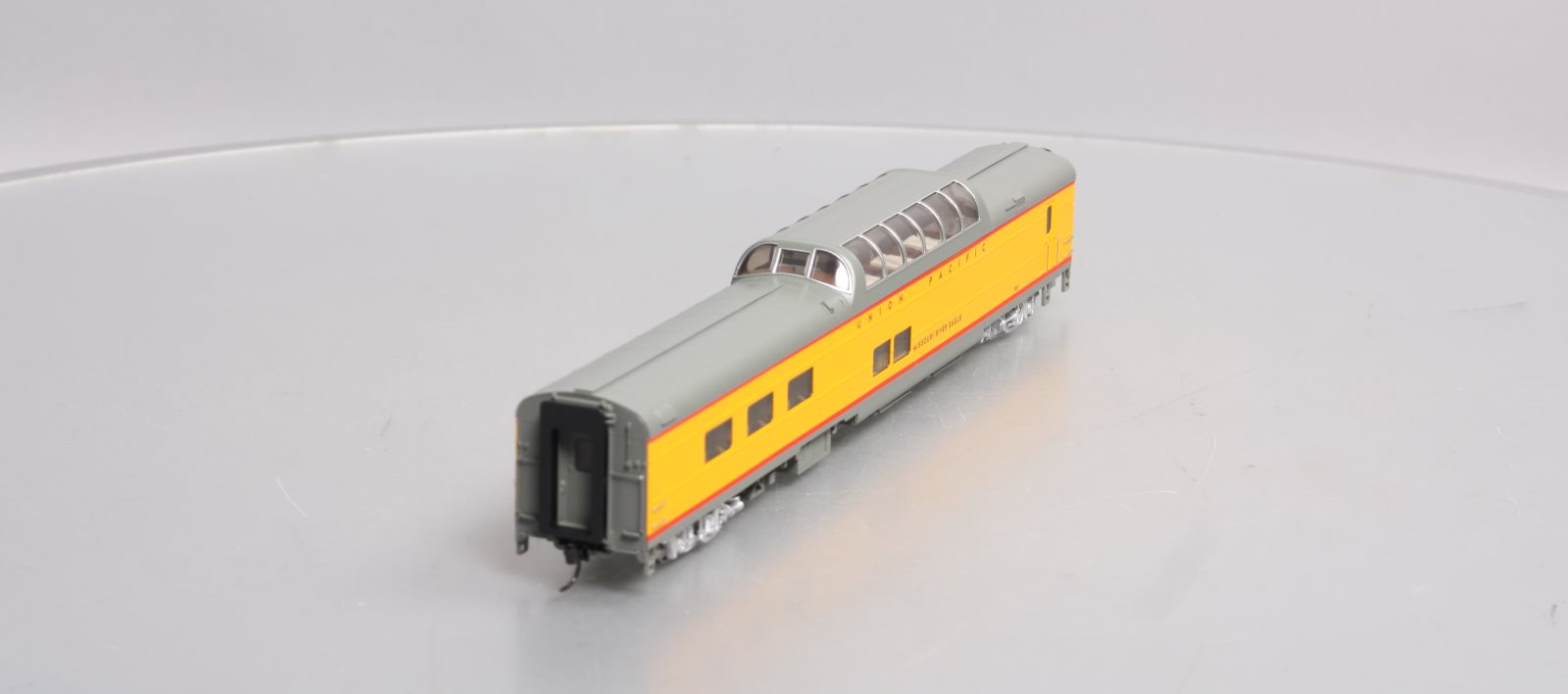 Walthers 920-18155 HO Union Pacific 85' ACF Dome-Diner Car MR Eagle #7011