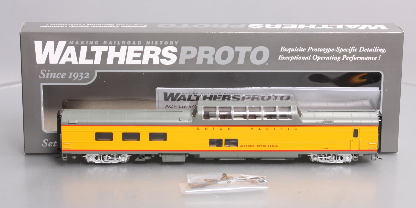 Walthers 920-18155 HO Union Pacific 85' ACF Dome-Diner Car MR Eagle #7011