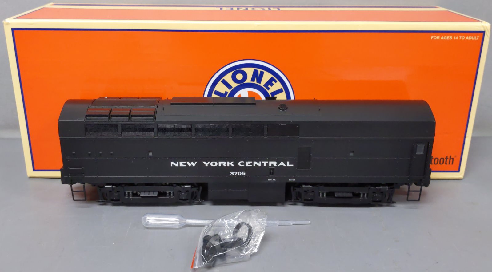 Lionel 2133258 O Gauge NYC Powered Sharknose B-Unit Diesel Locomotive #3705