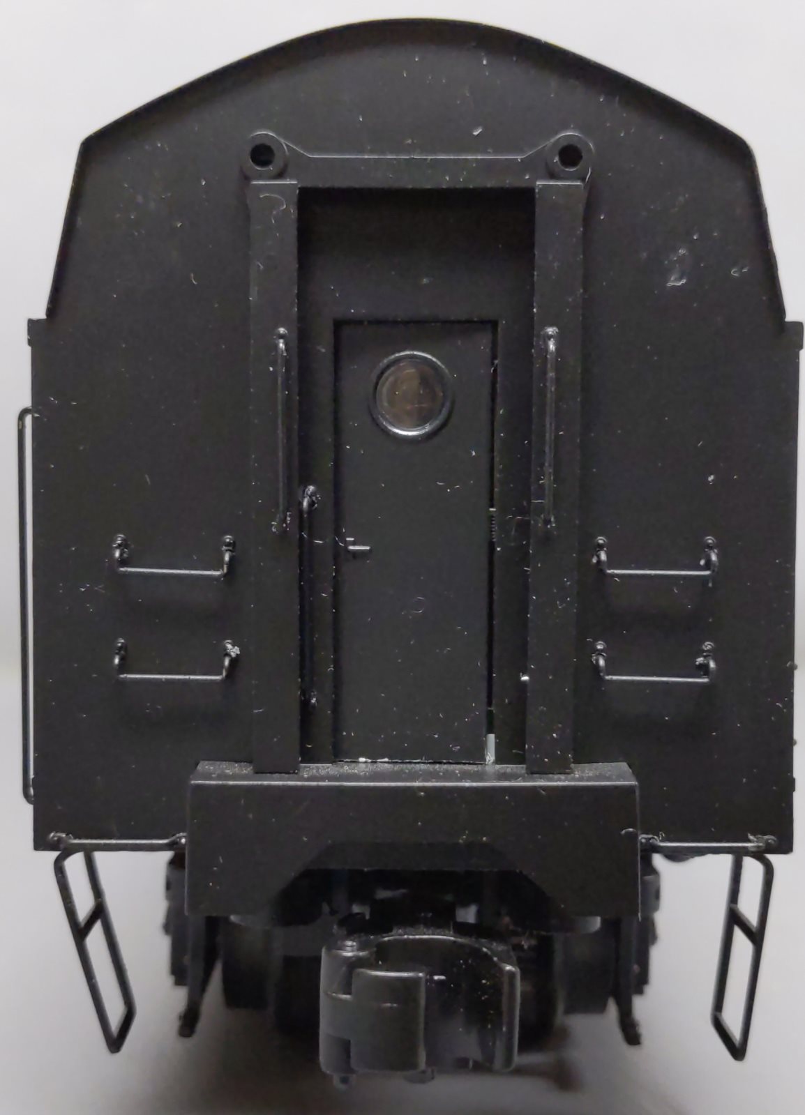Lionel 2133258 O Gauge NYC Powered Sharknose B-Unit Diesel Locomotive #3705