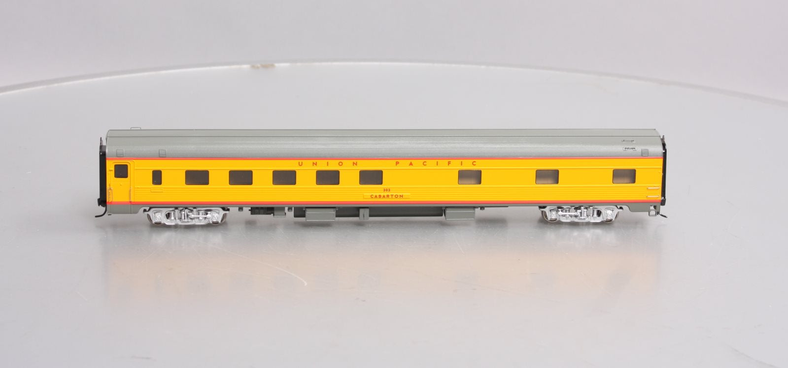 Walthers 920-13104 HO UP Cabarton Early Standard 85' Budd 10-6 Sleeper