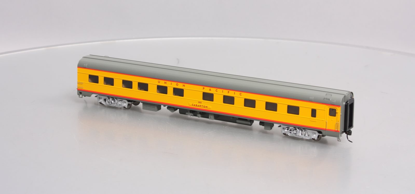 Walthers 920-13104 HO UP Cabarton Early Standard 85' Budd 10-6 Sleeper