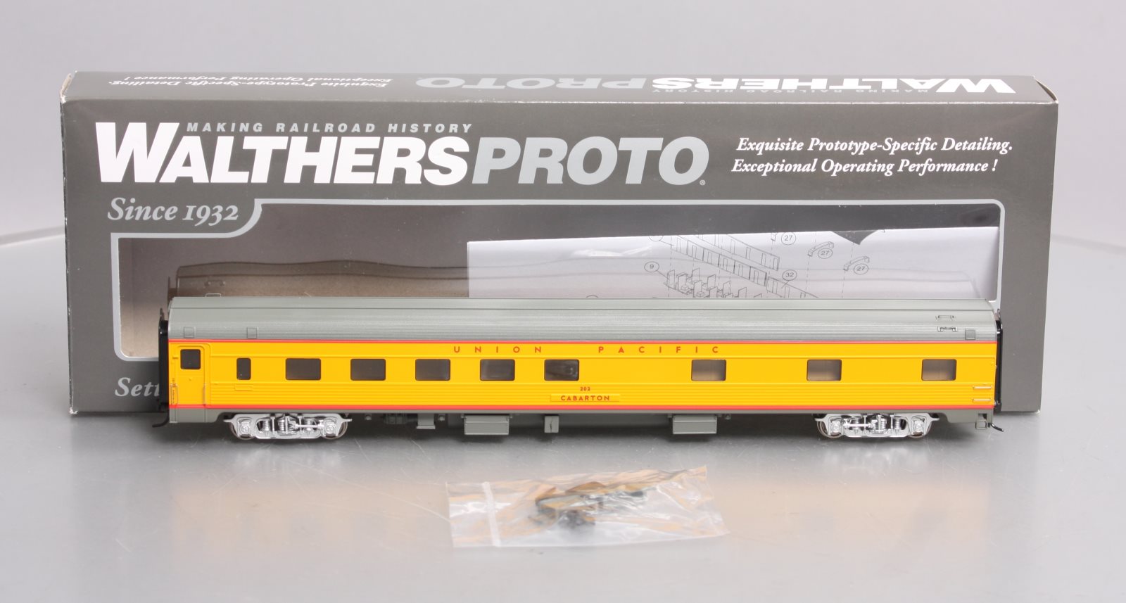 Walthers 920-13104 HO UP Cabarton Early Standard 85' Budd 10-6 Sleeper