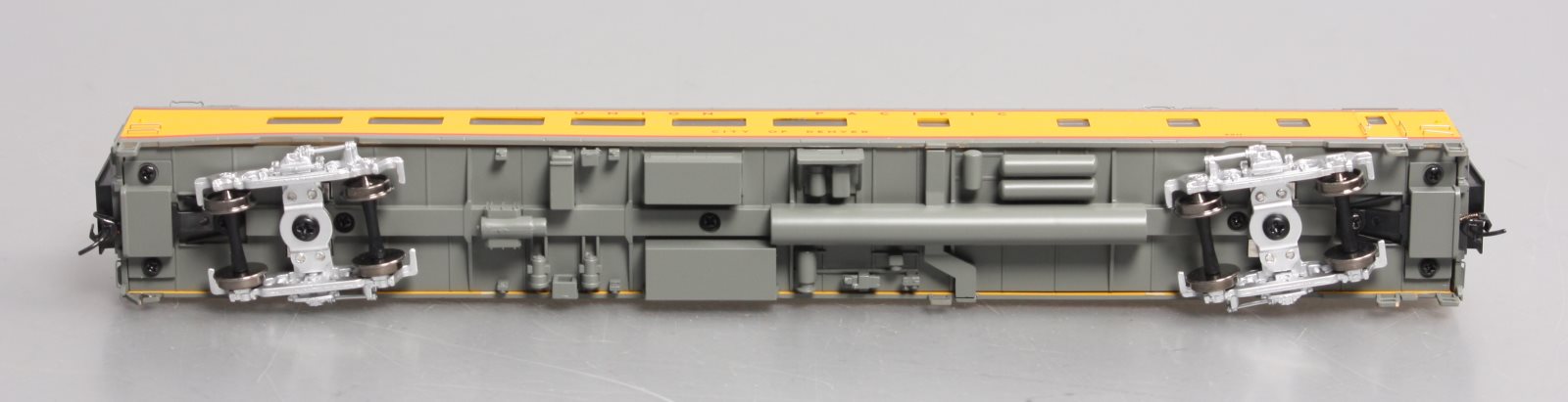 Walthers 920-18105 HO Union Pacific 85' ACF 48-Seat Diner City of Denver #5011