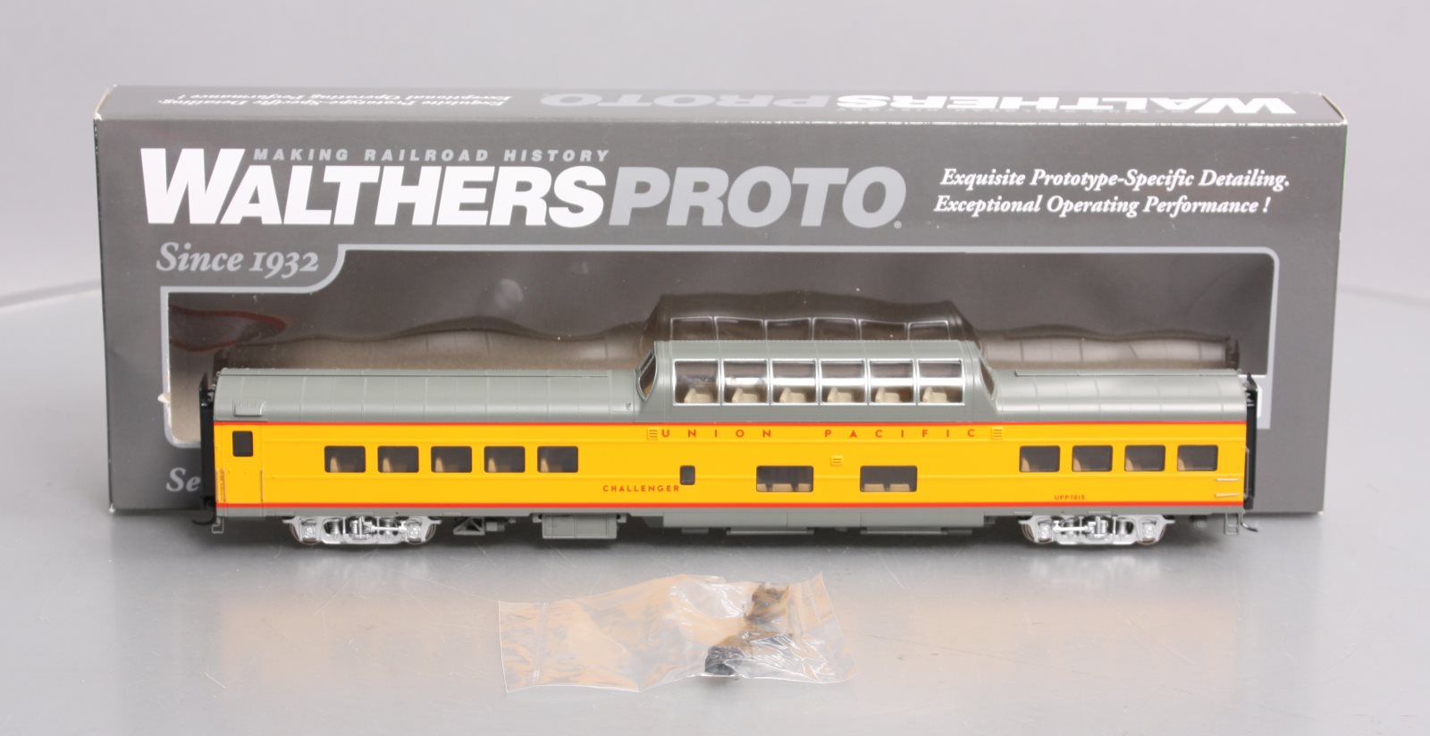 Walthers 920-18052 HO Union Pacific Challenger 85' ACF Dome Coach #7015