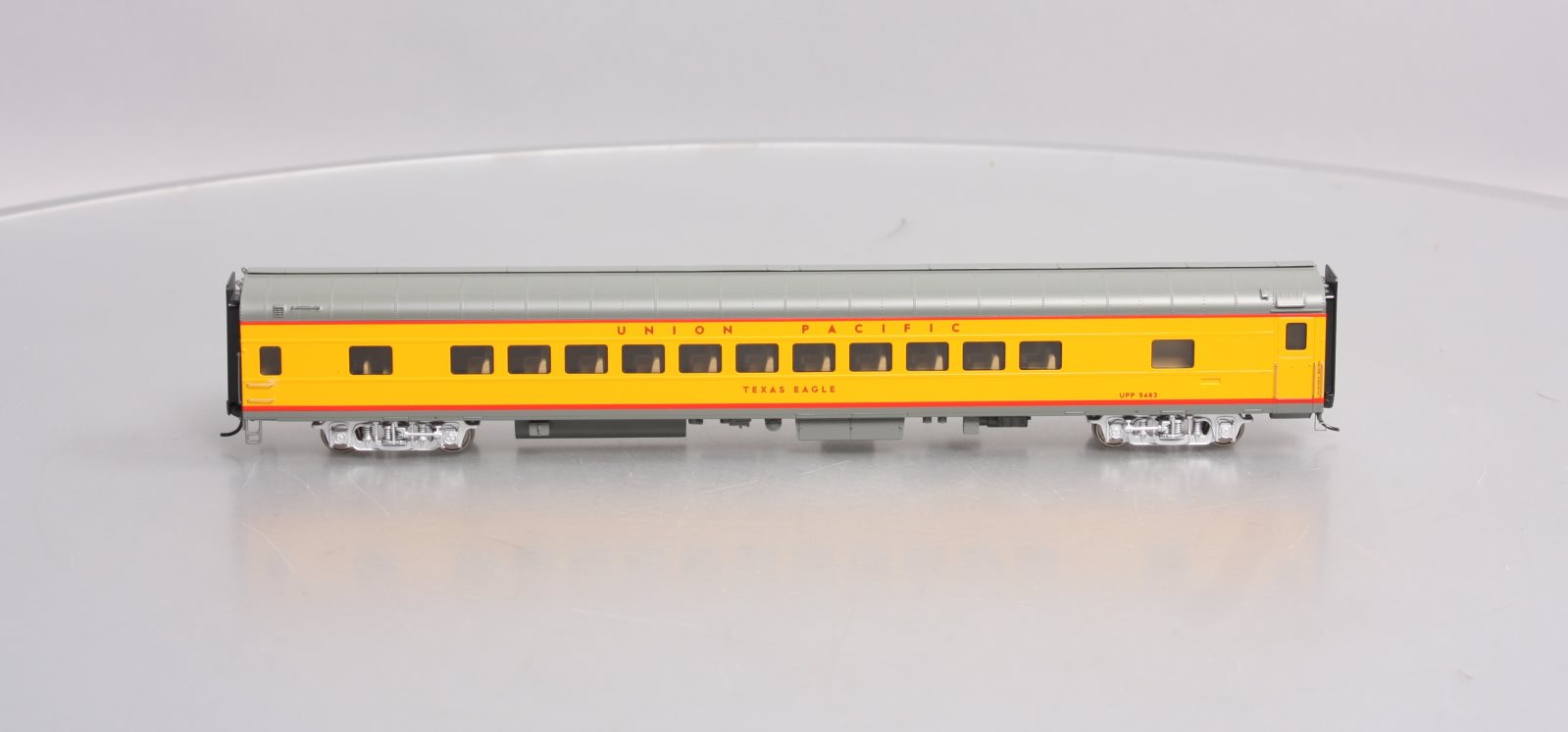 Walthers 920-18507 HO Union Pacific 85' ACF 44-Seat Coach Lighted Texas Eagle LN/Box