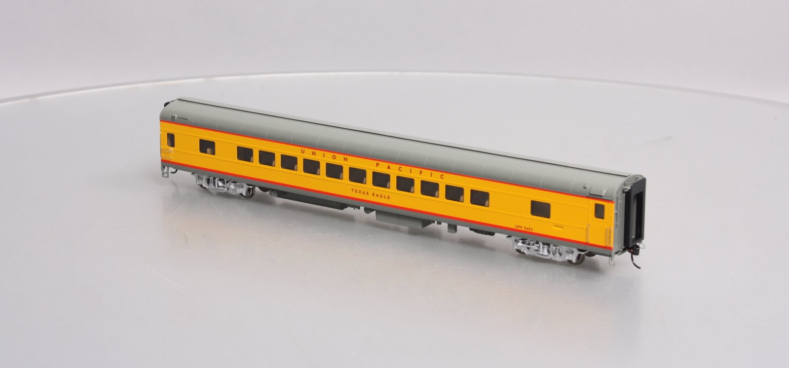 Walthers 920-18507 HO Union Pacific 85' ACF 44-Seat Coach Lighted Texas Eagle LN/Box