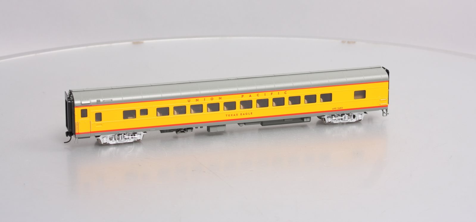 Walthers 920-18507 HO Union Pacific 85' ACF 44-Seat Coach Lighted Texas Eagle LN/Box