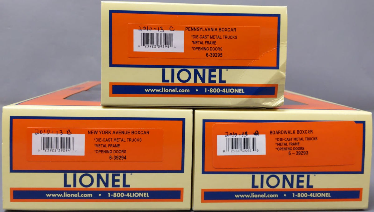 Lionel 6-39292 O Gauge Monopoly PA, NY Ave, Boardwalk Boxcars NIB