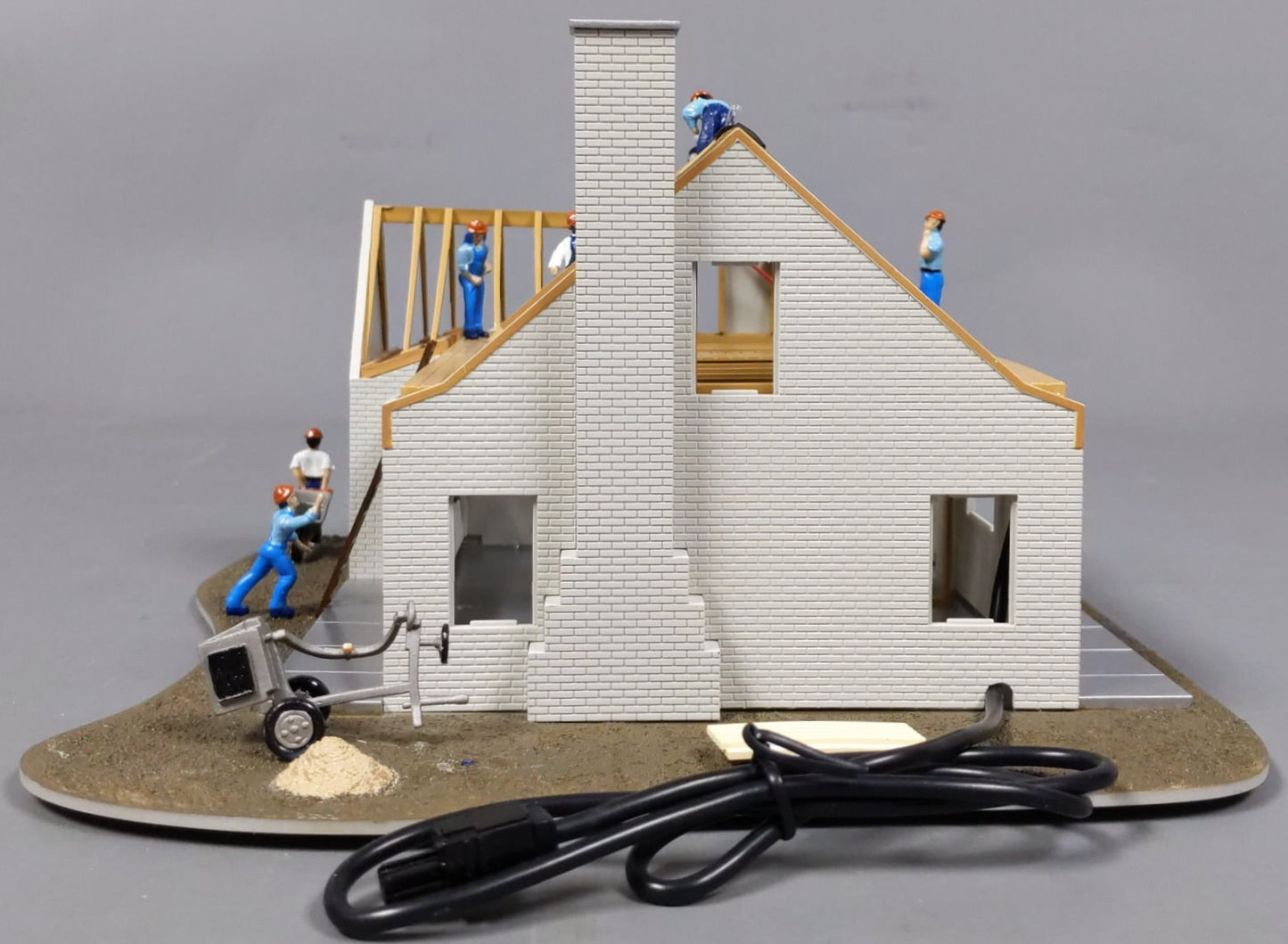 Lionel 6-84792 O House Under Construction Built-Up Building - Plug & Play