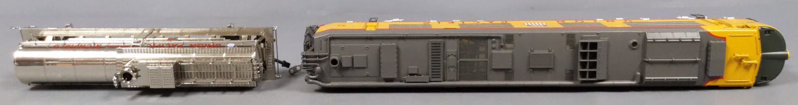 MTH 20-2261-1 O Union Pacific Propane Turbine Engine Set w/PS2 #57 LN/Box