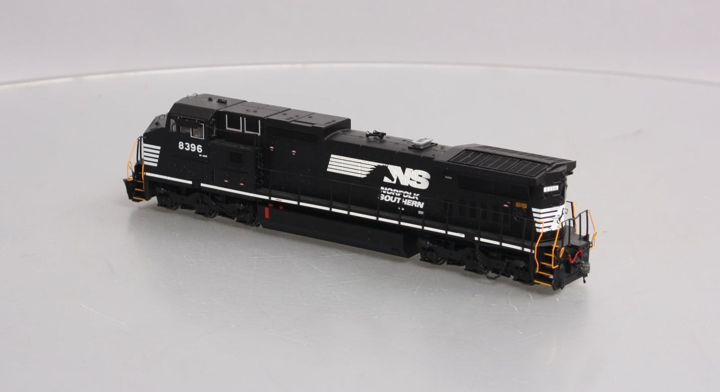Atlas 10002305 HO NS DASH 8-40CW Diesel Locomotive with DCC & Sound #8396