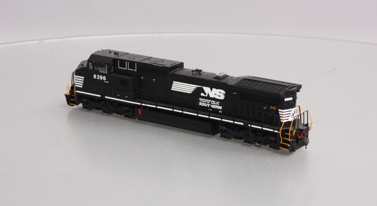 Atlas 10002305 HO NS DASH 8-40CW Diesel Locomotive with DCC & Sound #8396