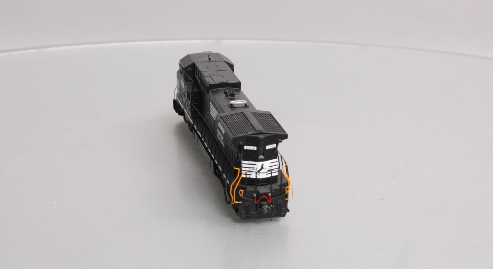 Atlas 10002305 HO NS DASH 8-40CW Diesel Locomotive with DCC & Sound #8396