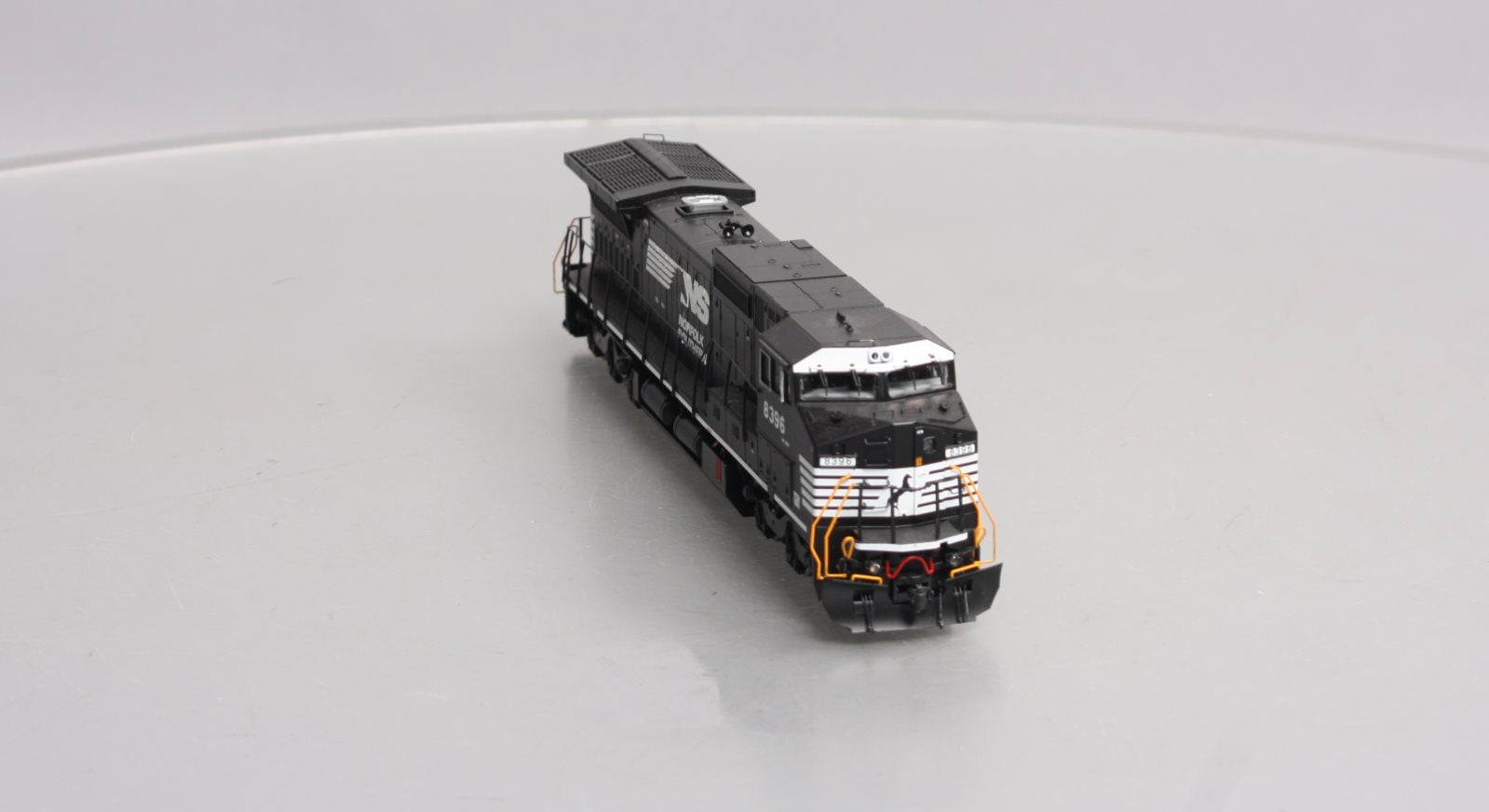 Atlas 10002305 HO NS DASH 8-40CW Diesel Locomotive with DCC & Sound #8396