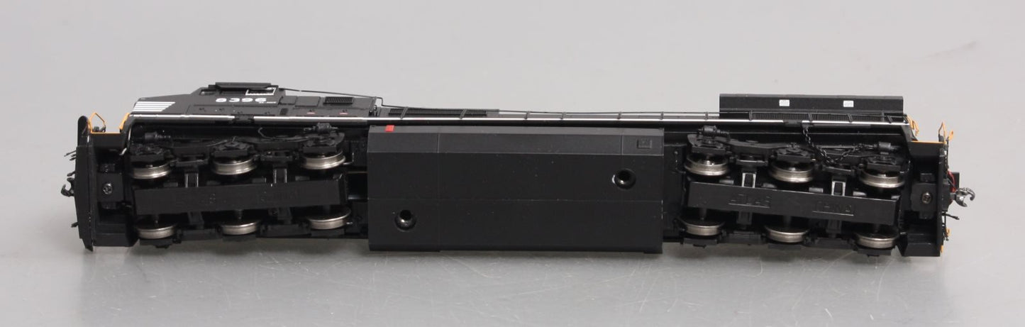 Atlas 10002305 HO NS DASH 8-40CW Diesel Locomotive with DCC & Sound #8396