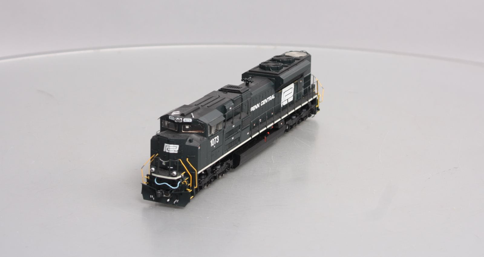 Athearn G68709 HO Norfolk Southern/Penn Central Heritage SD70ACe #1073