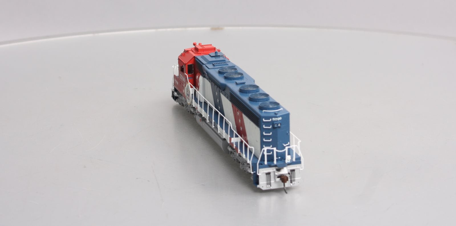 Athearn G67123 HO Scale Santa Fe Diesel Locomotive #5700