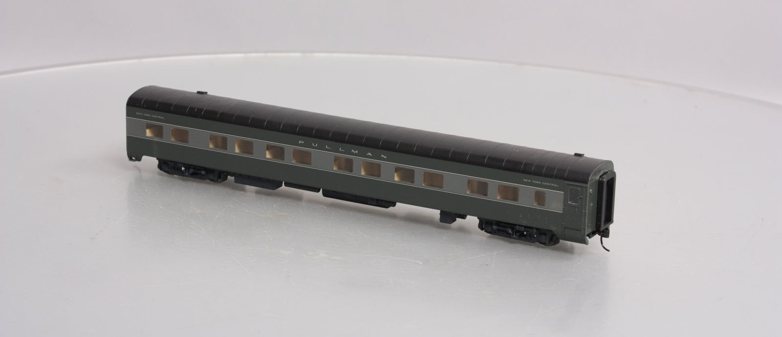 Walthers 932-9314 HO Scale NYC 20th Century Limited 12 DB Sleeper Passenger Car EX/Box