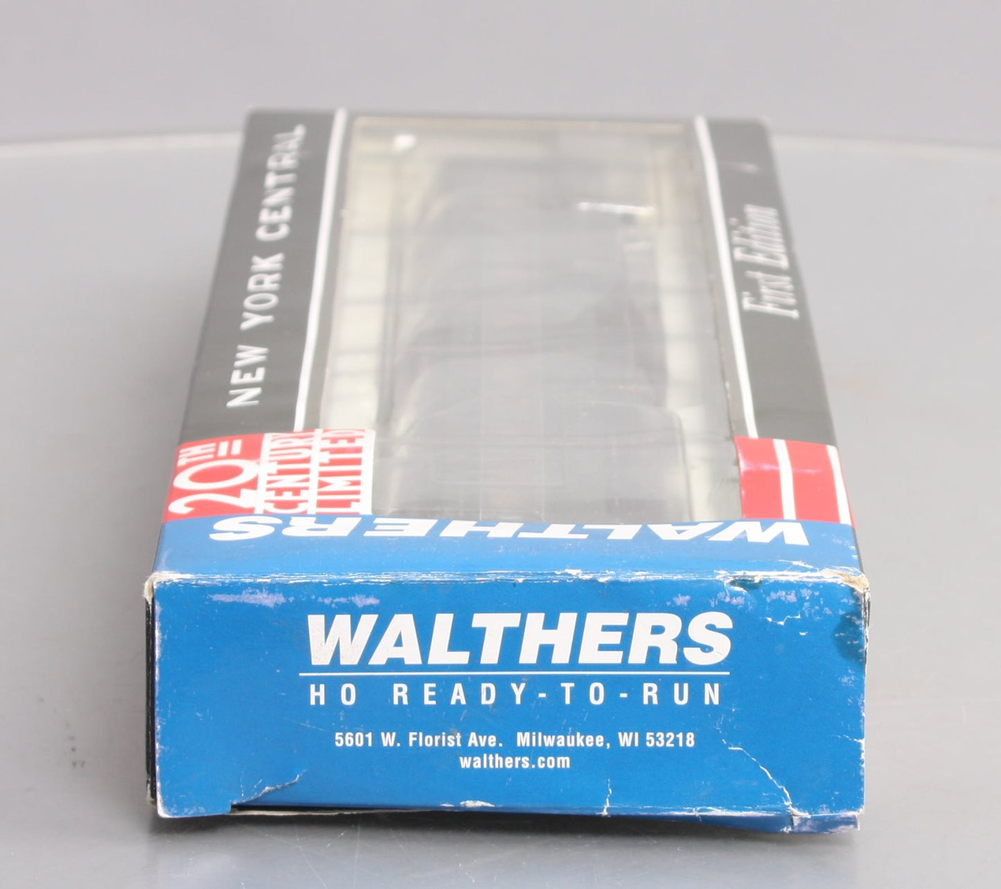 Walthers 932-9314 HO Scale NYC 20th Century Limited 12 DB Sleeper Passenger Car EX/Box