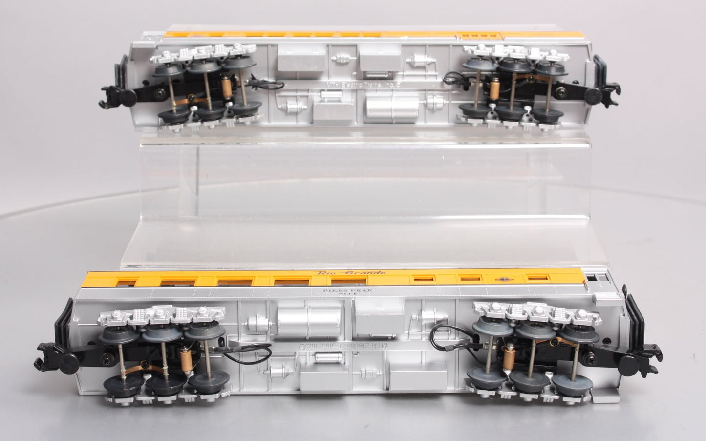 MTH 30-6234 O Denver & Rio Grande Madison Combo/Diner Set (Set of 2) NIB