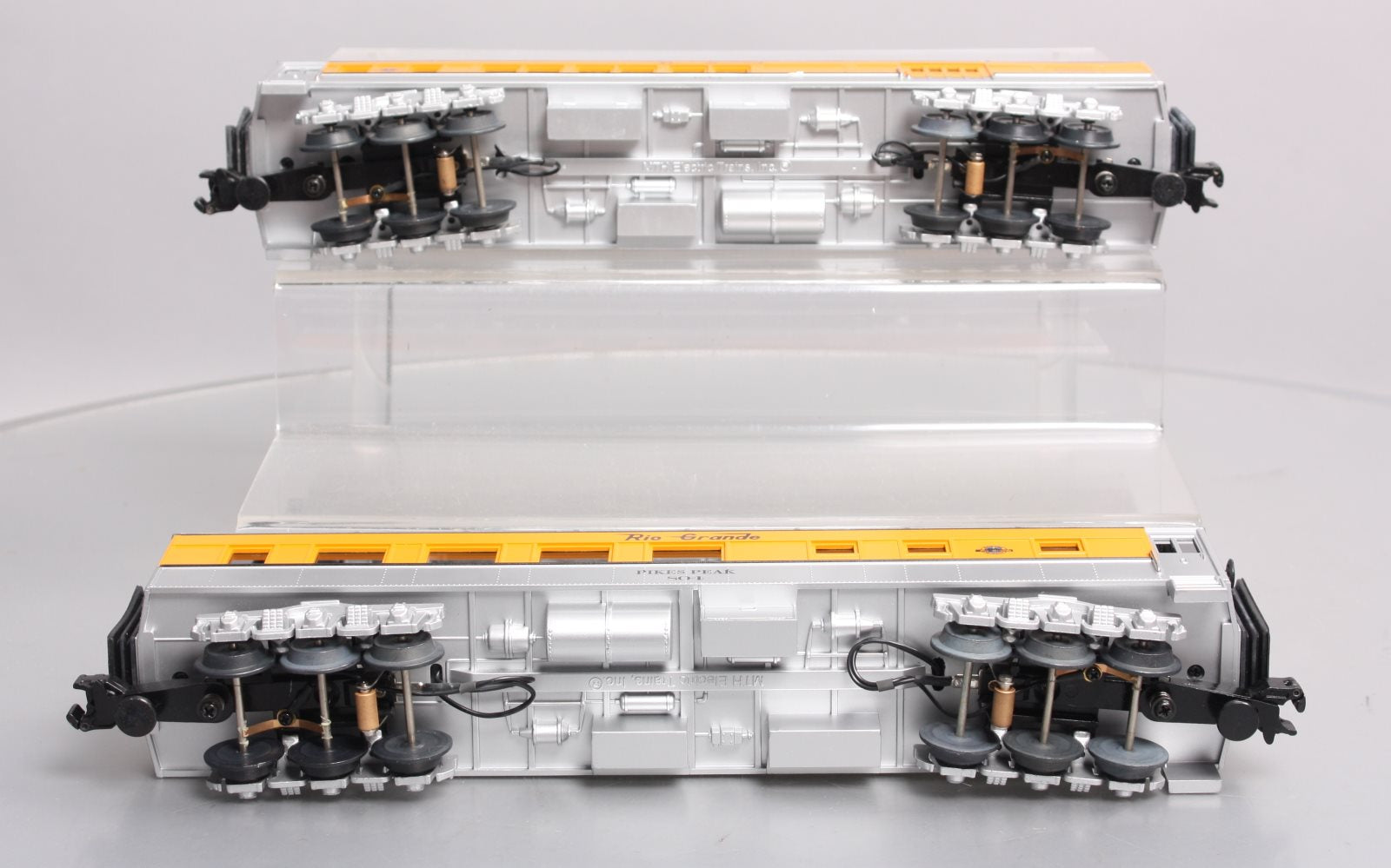 MTH 30-6234 O Denver & Rio Grande Madison Combo/Diner Set (Set of 2) NIB