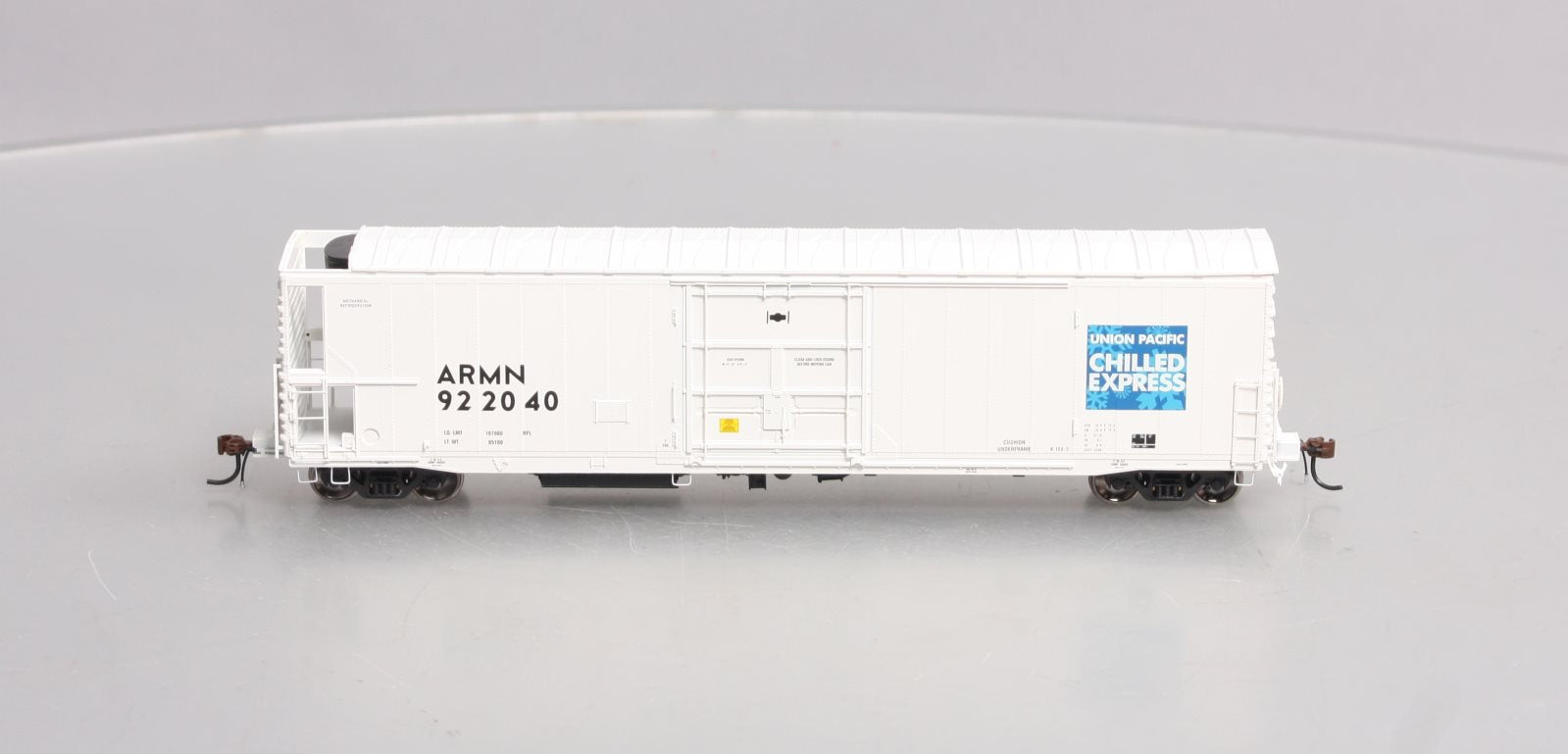 Athearn G63216 HO Scale Union Pacific/ARMN 57' Mechanical Reefer Car #922040