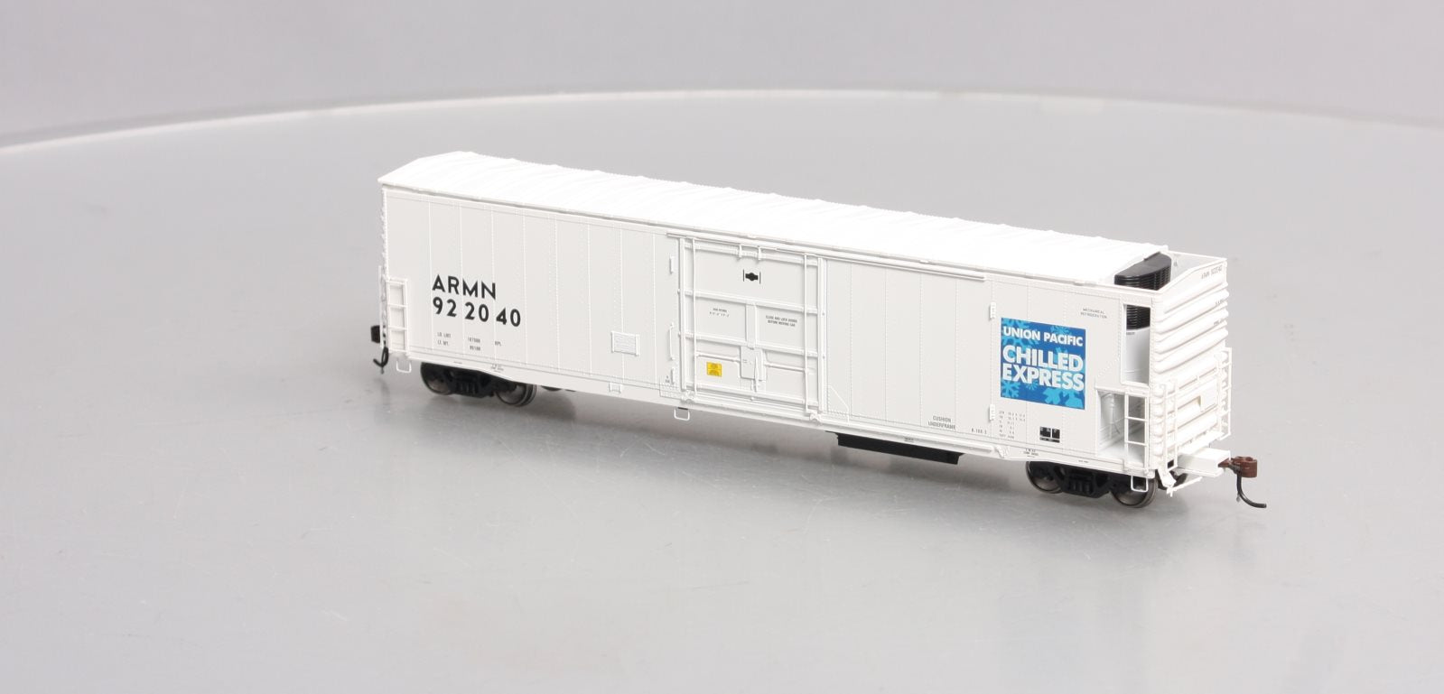 Athearn G63216 HO Scale Union Pacific/ARMN 57' Mechanical Reefer Car #922040