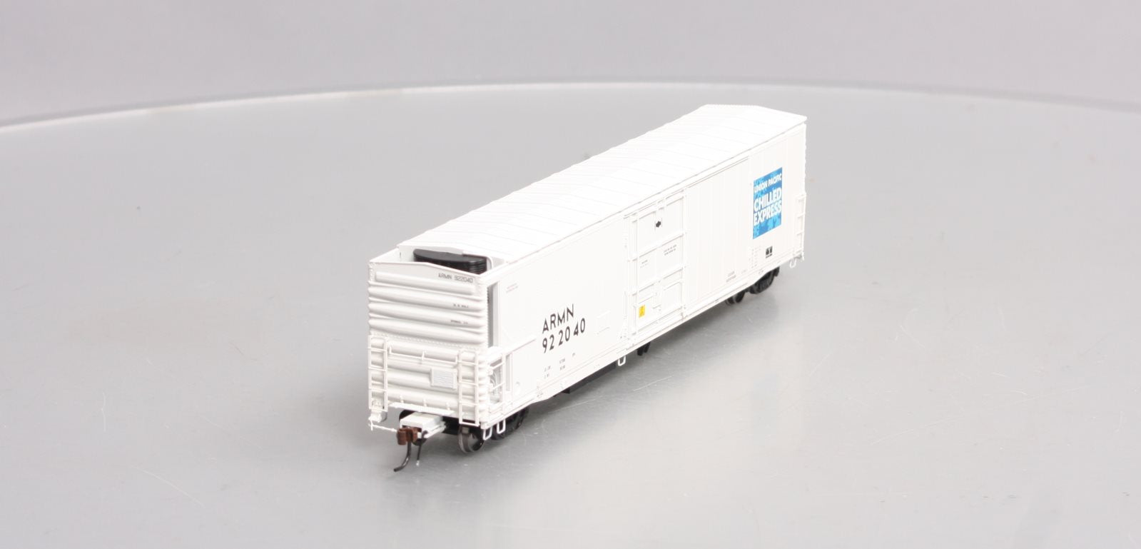 Athearn G63216 HO Scale Union Pacific/ARMN 57' Mechanical Reefer Car #922040