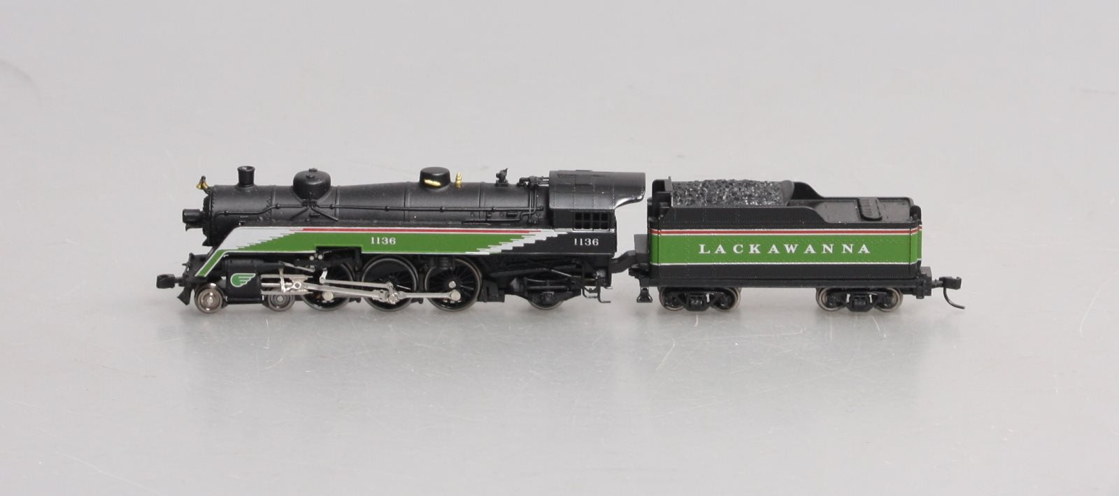 Model Power 87426 N Lackawanna 4-6-2 Steam Semi-Streamliner #1136
