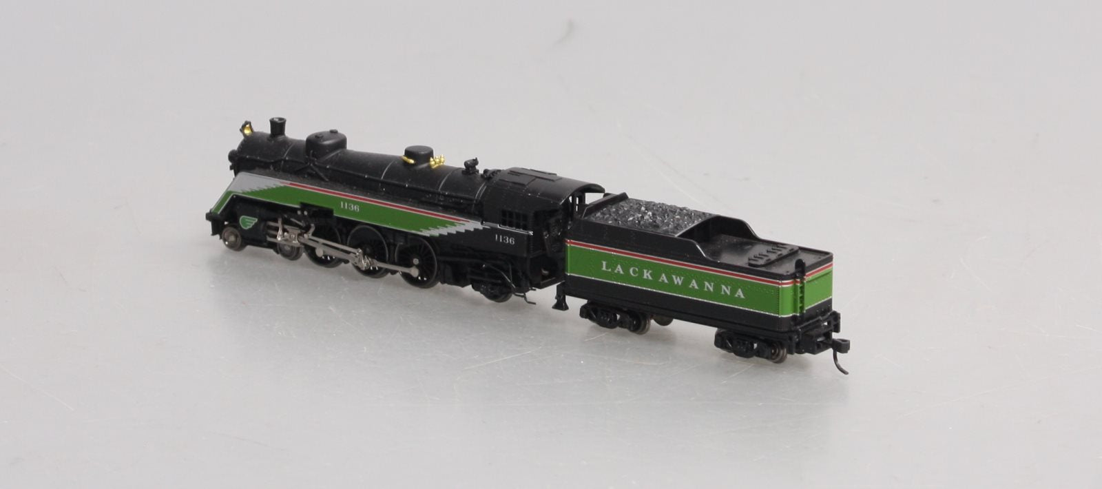 Model Power 87426 N Lackawanna 4-6-2 Steam Semi-Streamliner #1136