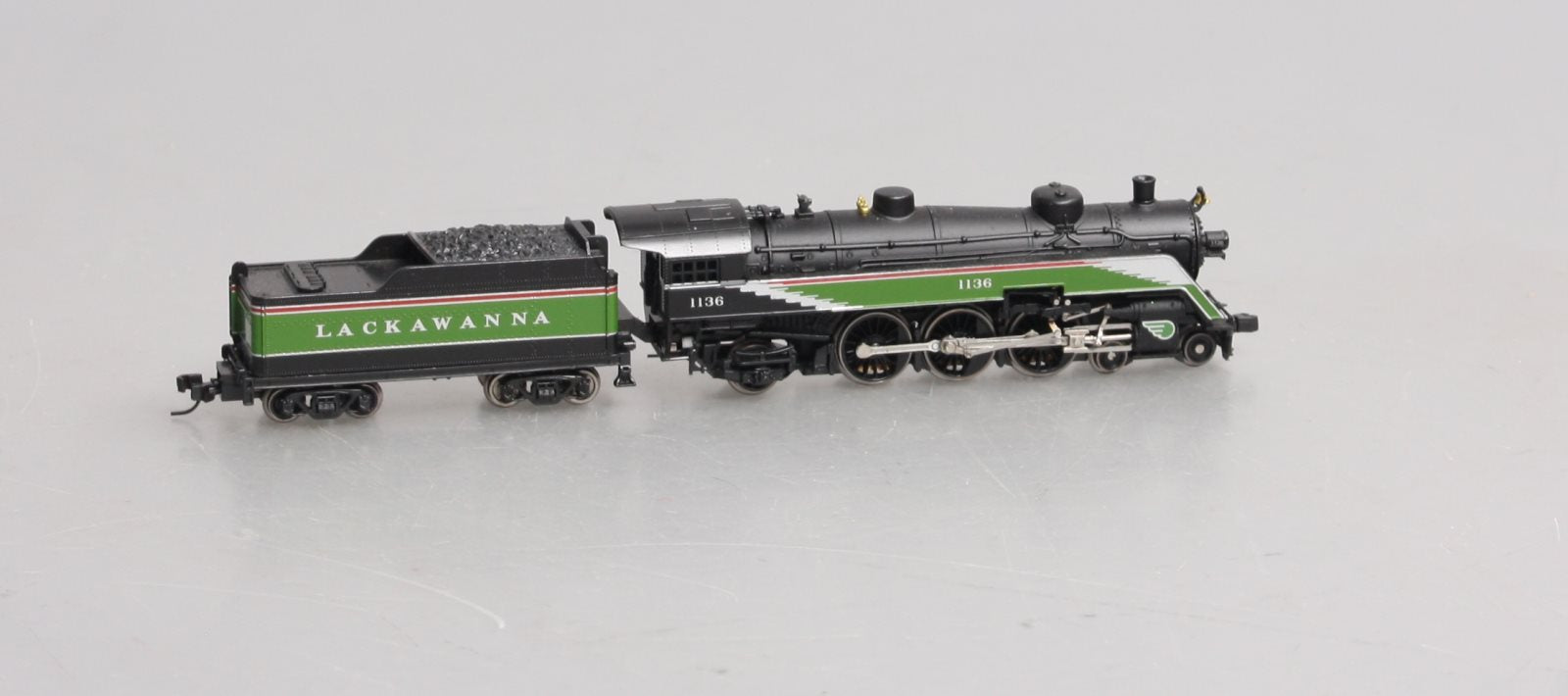 Model Power 87426 N Lackawanna 4-6-2 Steam Semi-Streamliner #1136