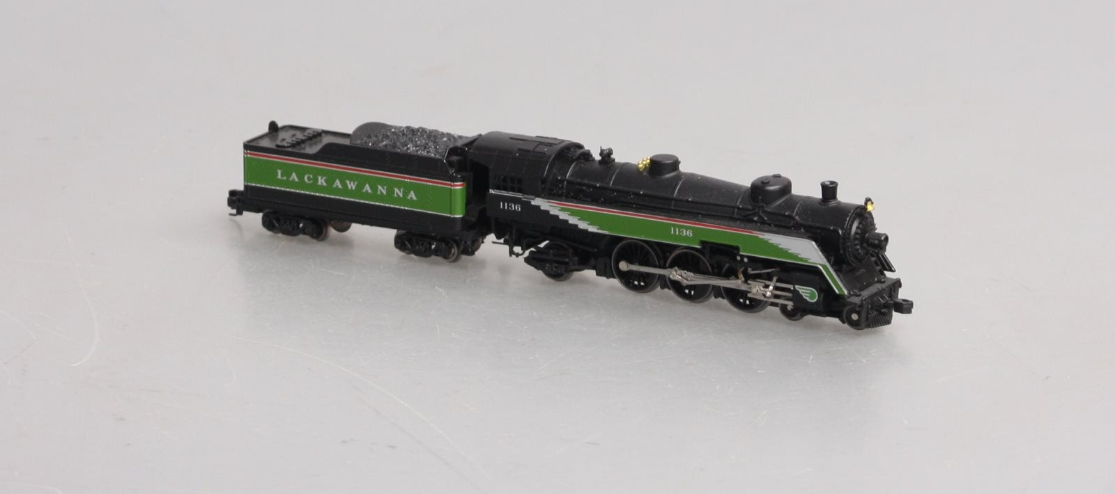 Model Power 87426 N Lackawanna 4-6-2 Steam Semi-Streamliner #1136