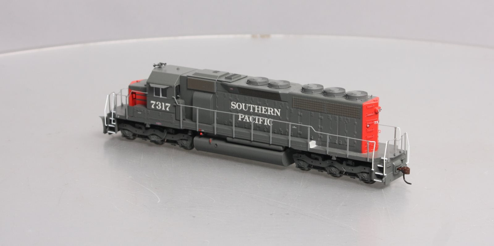 Athearn 89888 HO Southern Pacific Ready to Run SD40 Diesel Locomotive #7317