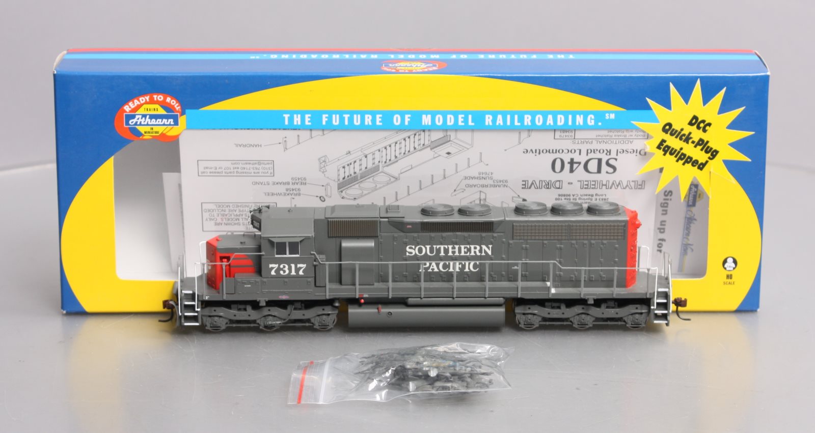 Athearn 89888 HO Southern Pacific Ready to Run SD40 Diesel Locomotive #7317