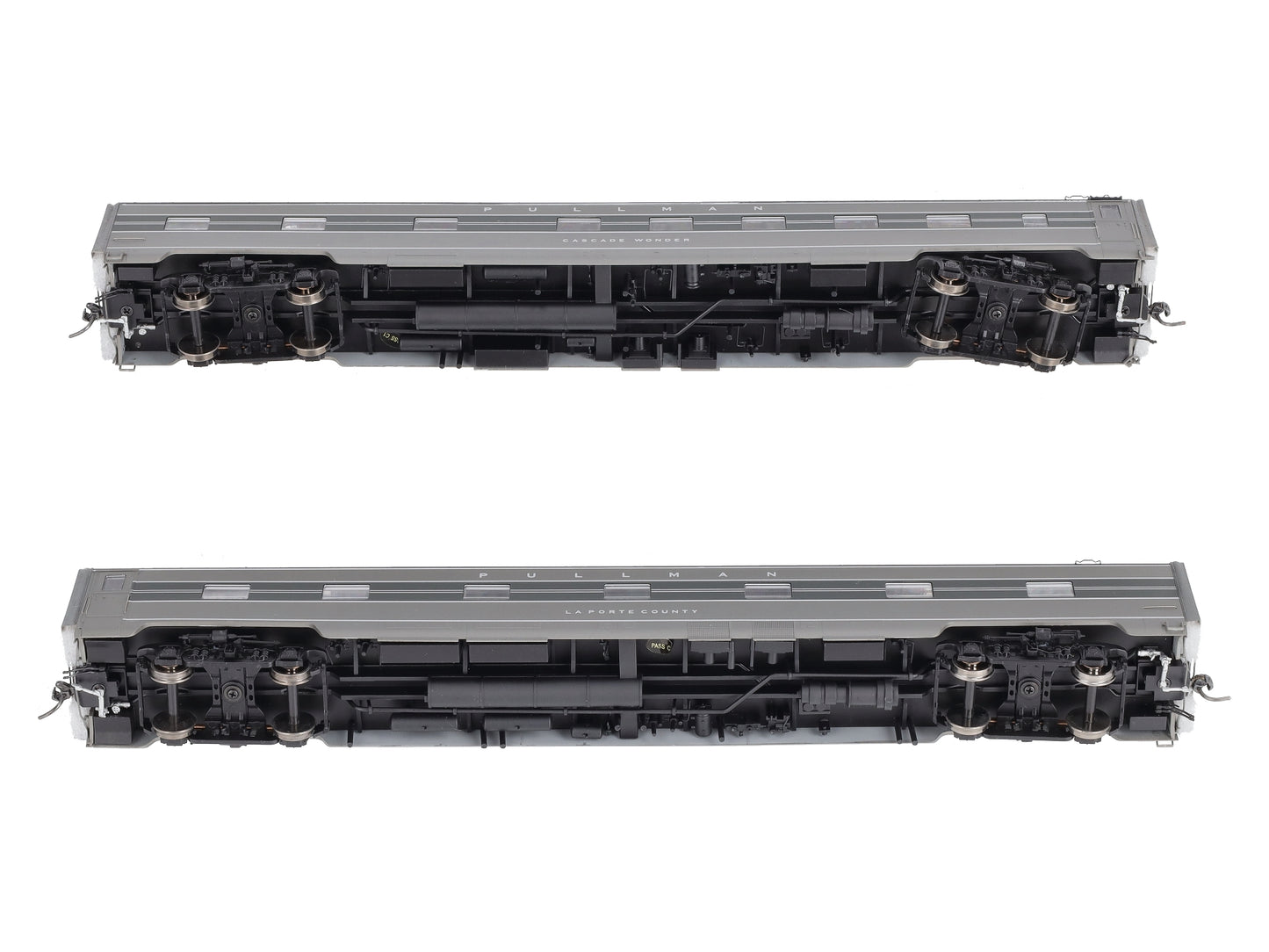 MTH 80-60020 HO New York Central 1940 Sleeper Passenger Car Set (Set of 2)