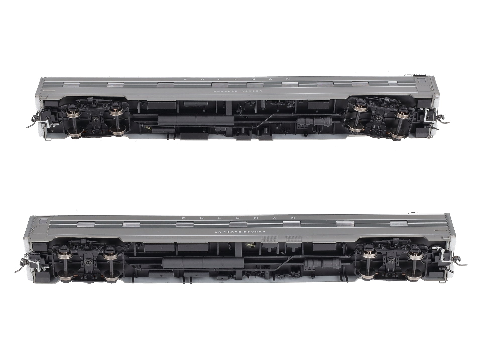 MTH 80-60020 HO New York Central 1940 Sleeper Passenger Car Set (Set of 2)