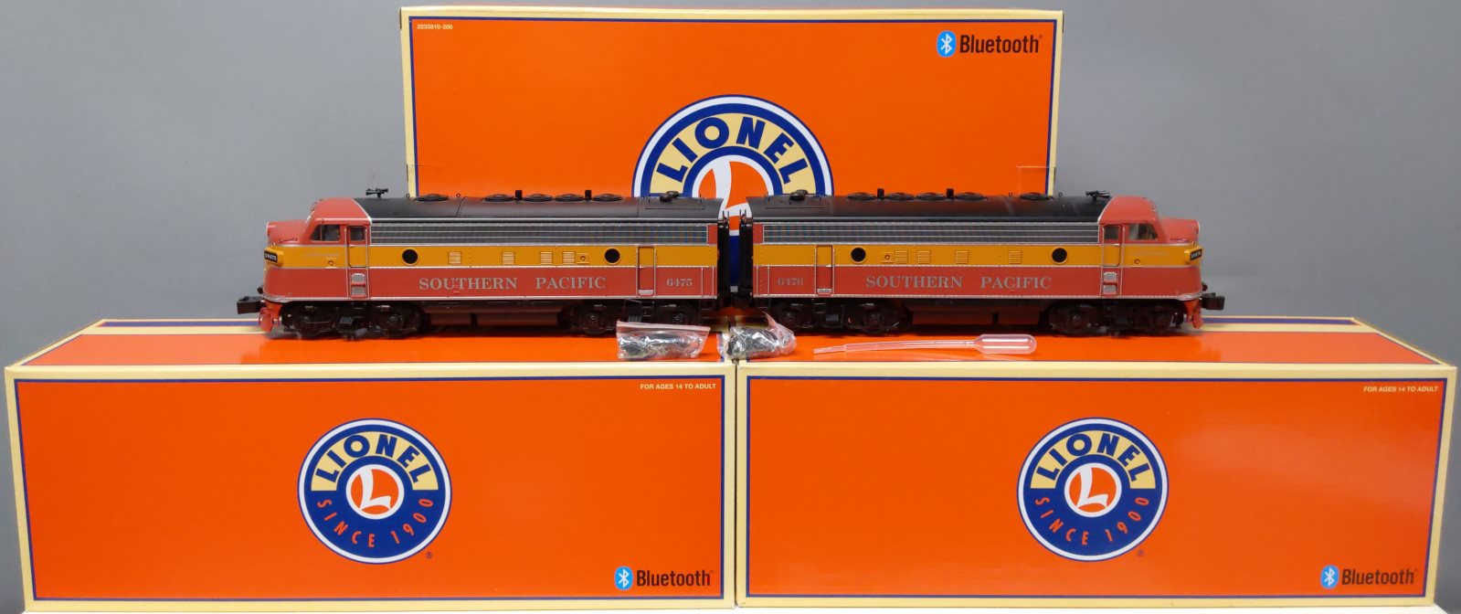 Lionel 2233840 O Southern Pacific F7 AA Diesel Set #6475/#6476 w/ Legacy