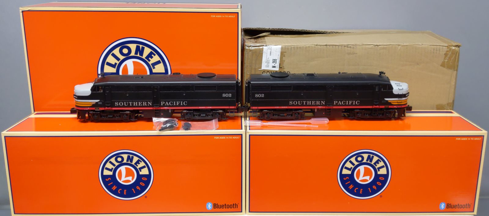 Lionel 2333040 O Southern Pacific Legacy FA-2 AA Diesel Locomotive #802A/#802D
