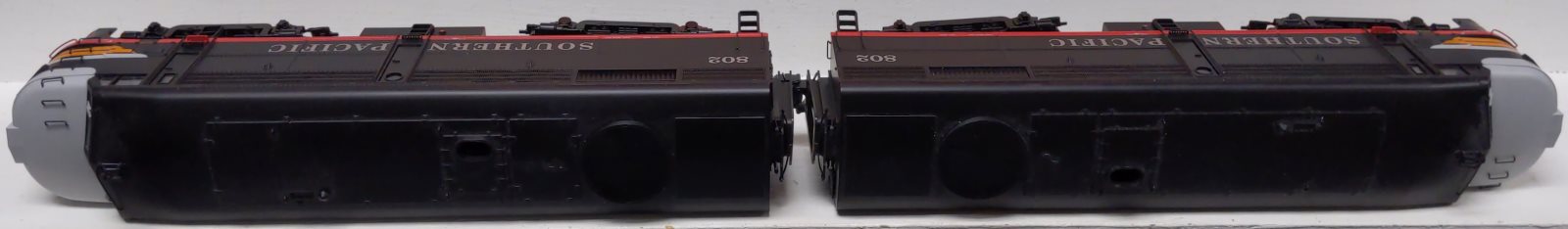Lionel 2333040 O Southern Pacific Legacy FA-2 AA Diesel Locomotive #802A/#802D