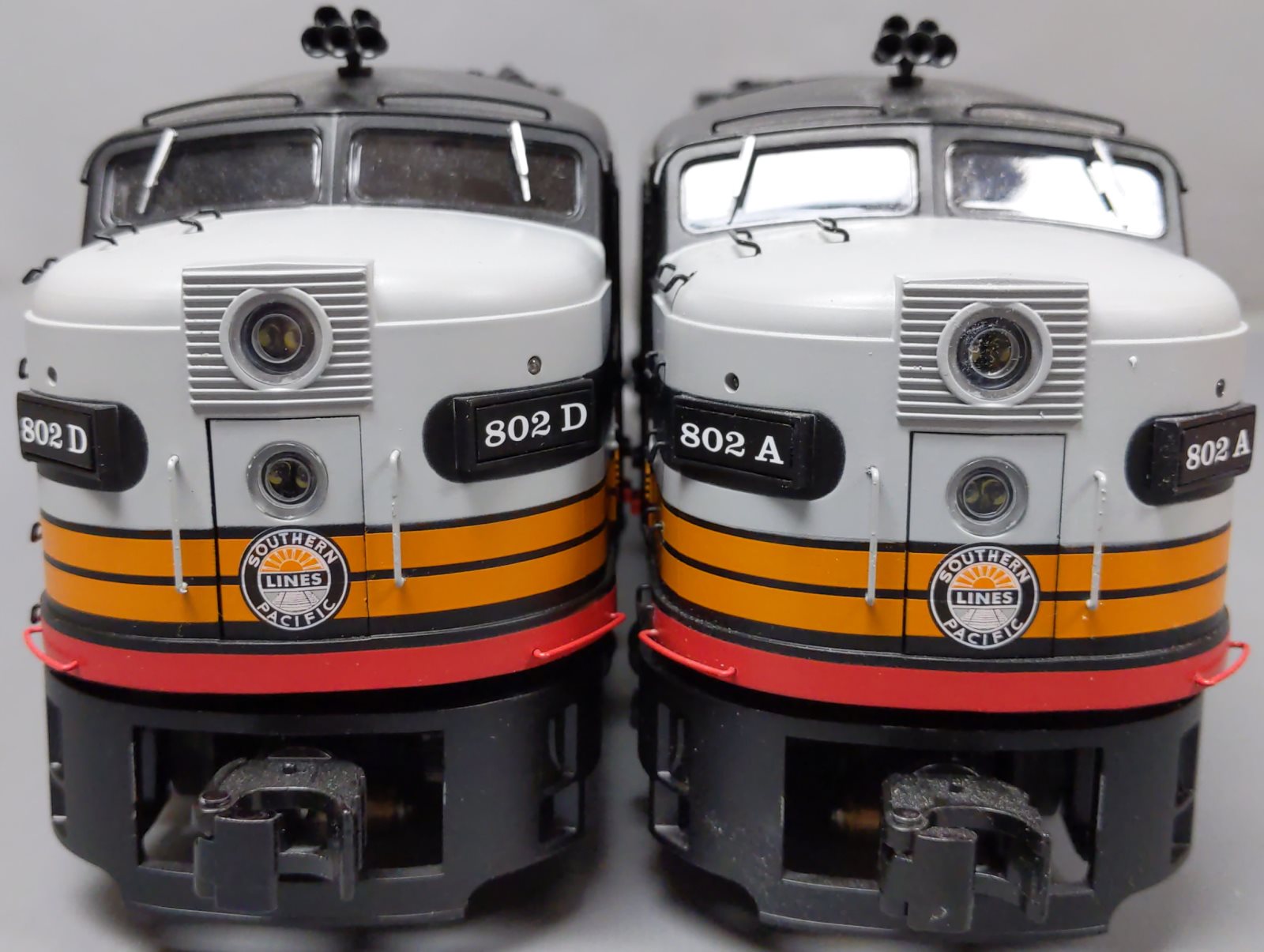 Lionel 2333040 O Southern Pacific Legacy FA-2 AA Diesel Locomotive #802A/#802D