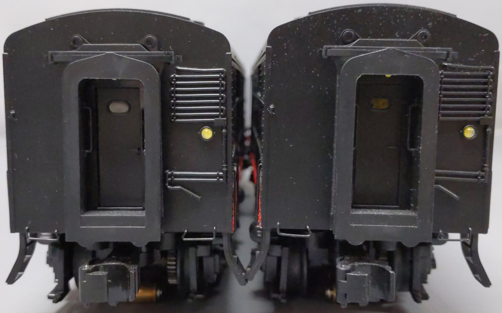 Lionel 2333040 O Southern Pacific Legacy FA-2 AA Diesel Locomotive #802A/#802D