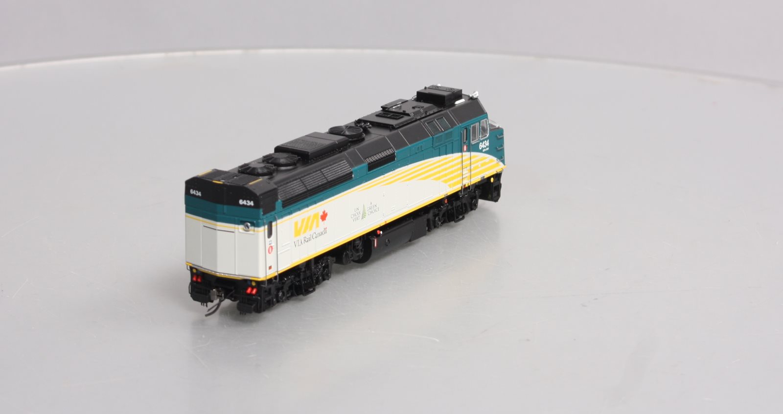 Rapido Trains 82517 HO VIA Rail Canada EMD Rebuilt F40PH-2D Diesel Loco #6434