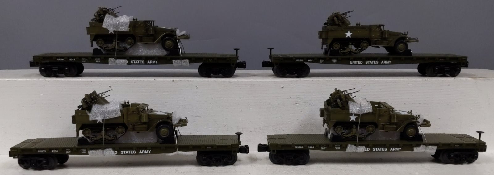 MTH 30-7097 O U.S. Army Flat Car w/Half-Track M16 Scout Car (Set of 4)