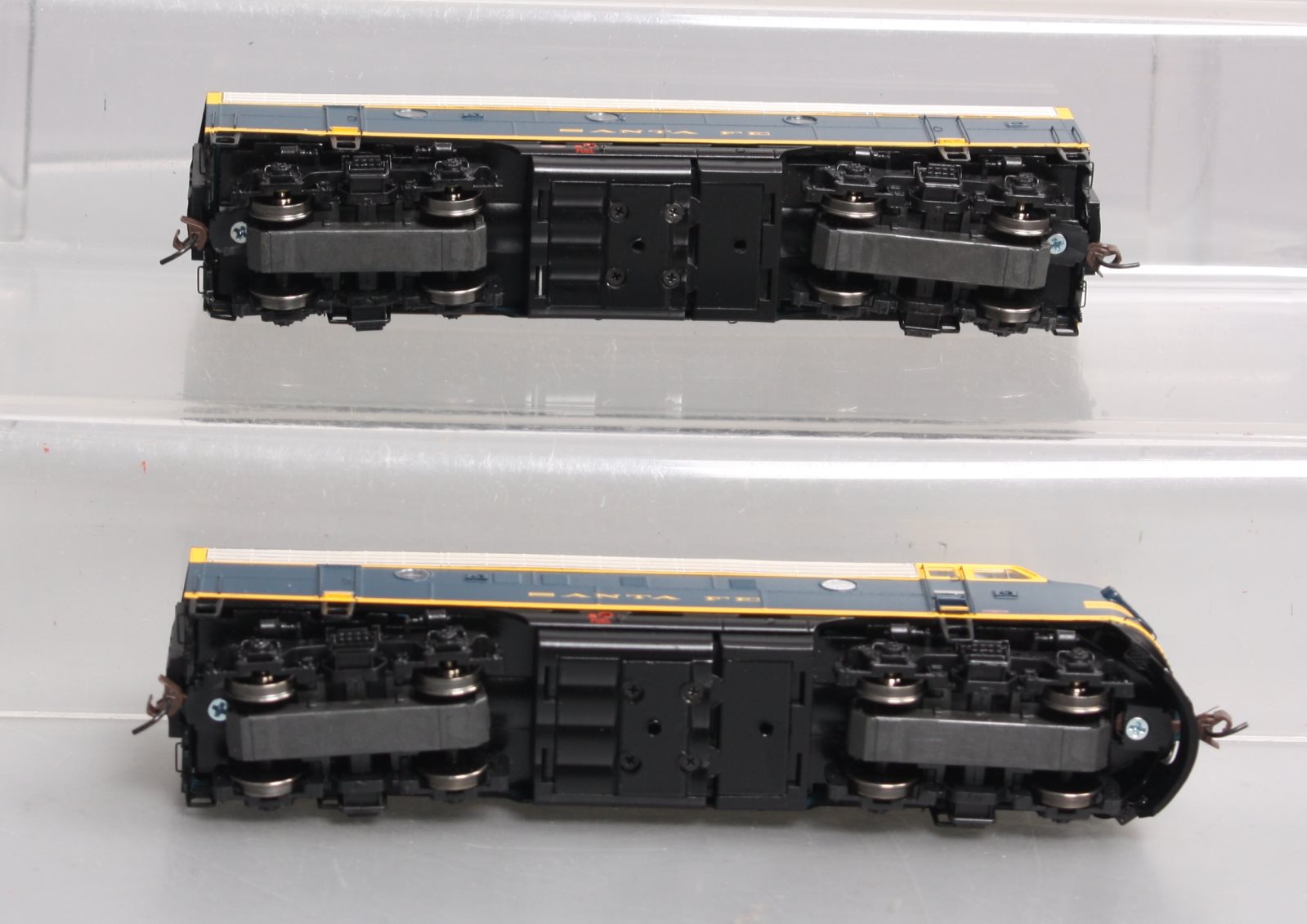 Athearn G1524 HO Scale ATSF F-7A/B Freight Diesel Locomotive Set LN/Box