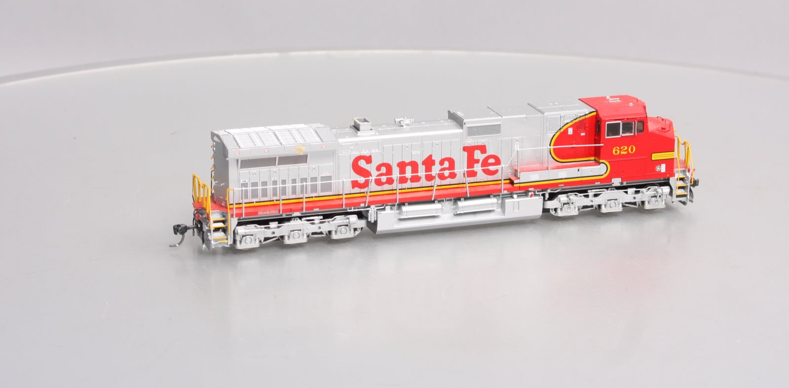 MTH 80-2302-1 HO Santa Fe Dash-9 Diesel Engine with Proto-Sound 3 #620