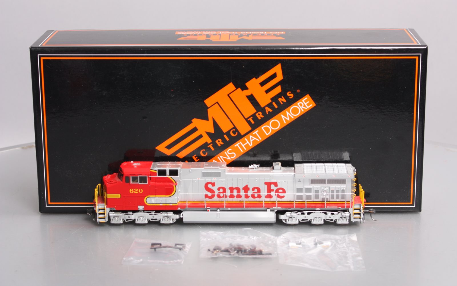 MTH 80-2302-1 HO Santa Fe Dash-9 Diesel Engine with Proto-Sound 3 #620