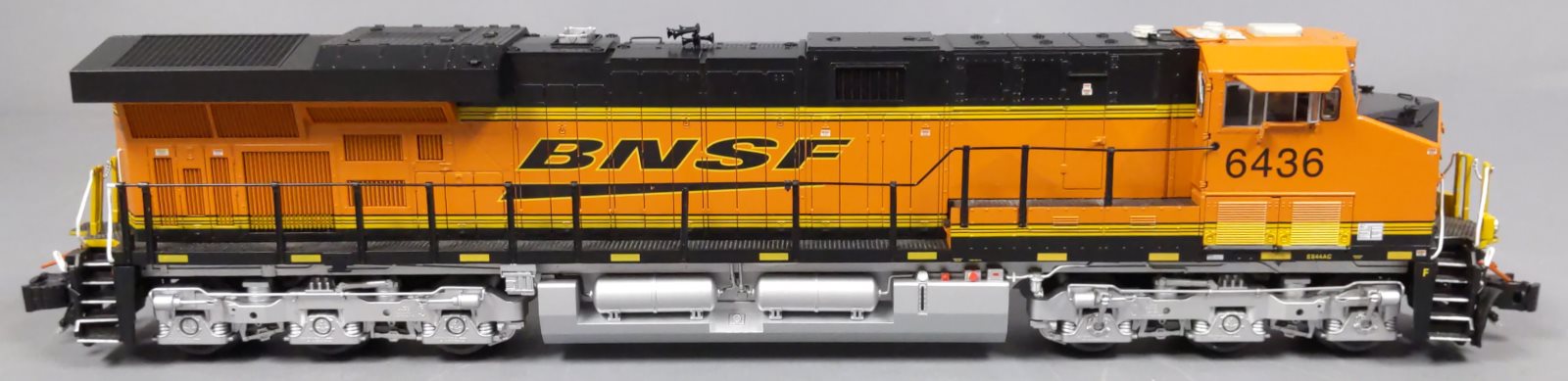 Lionel 6-28398 BNSF ES44AC Diesel Locomotive #6436