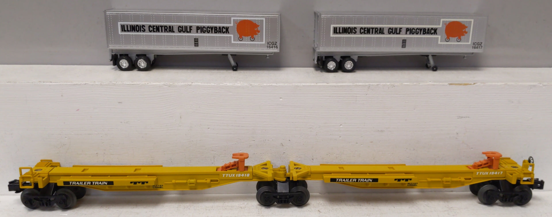 Lionel 6-19416 O Gauge Illinois Central TTUX Flatcar w/ Trailers LN/Box