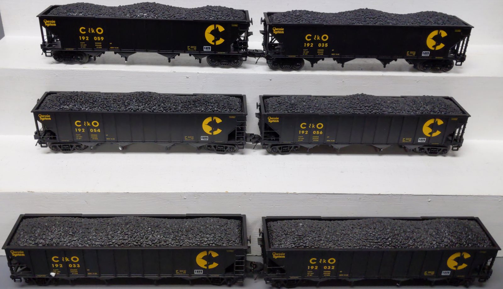 MTH 20-92060 O Chessie 4-Bay Hopper (6)